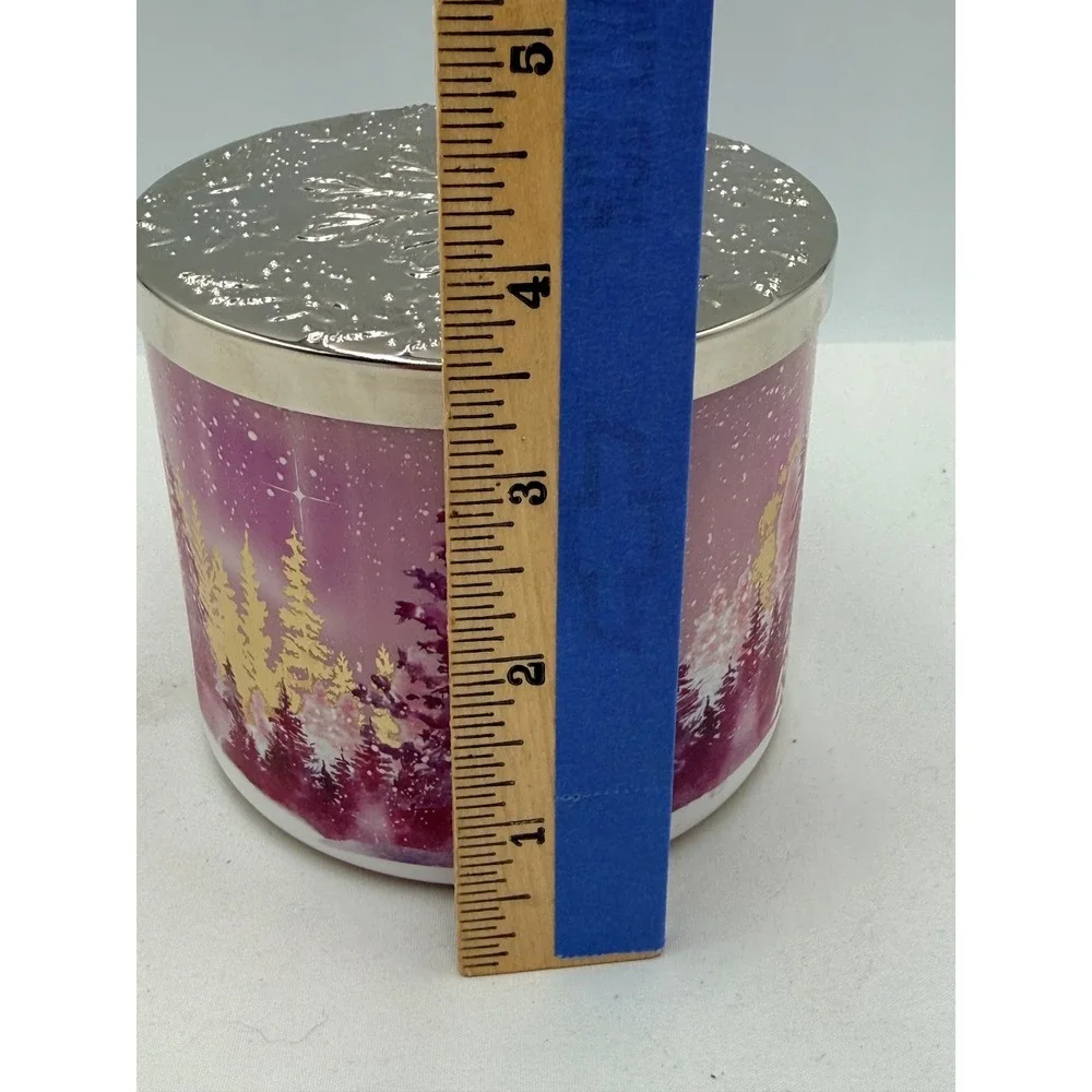 Bath & Body Works Candle 14.5oz Pink Like New Strawberry Snowflakes 3 Wick